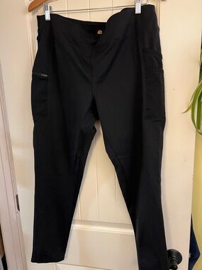 Carhartt Women’s Black Cargo Work Pants with Side Utility Pockets